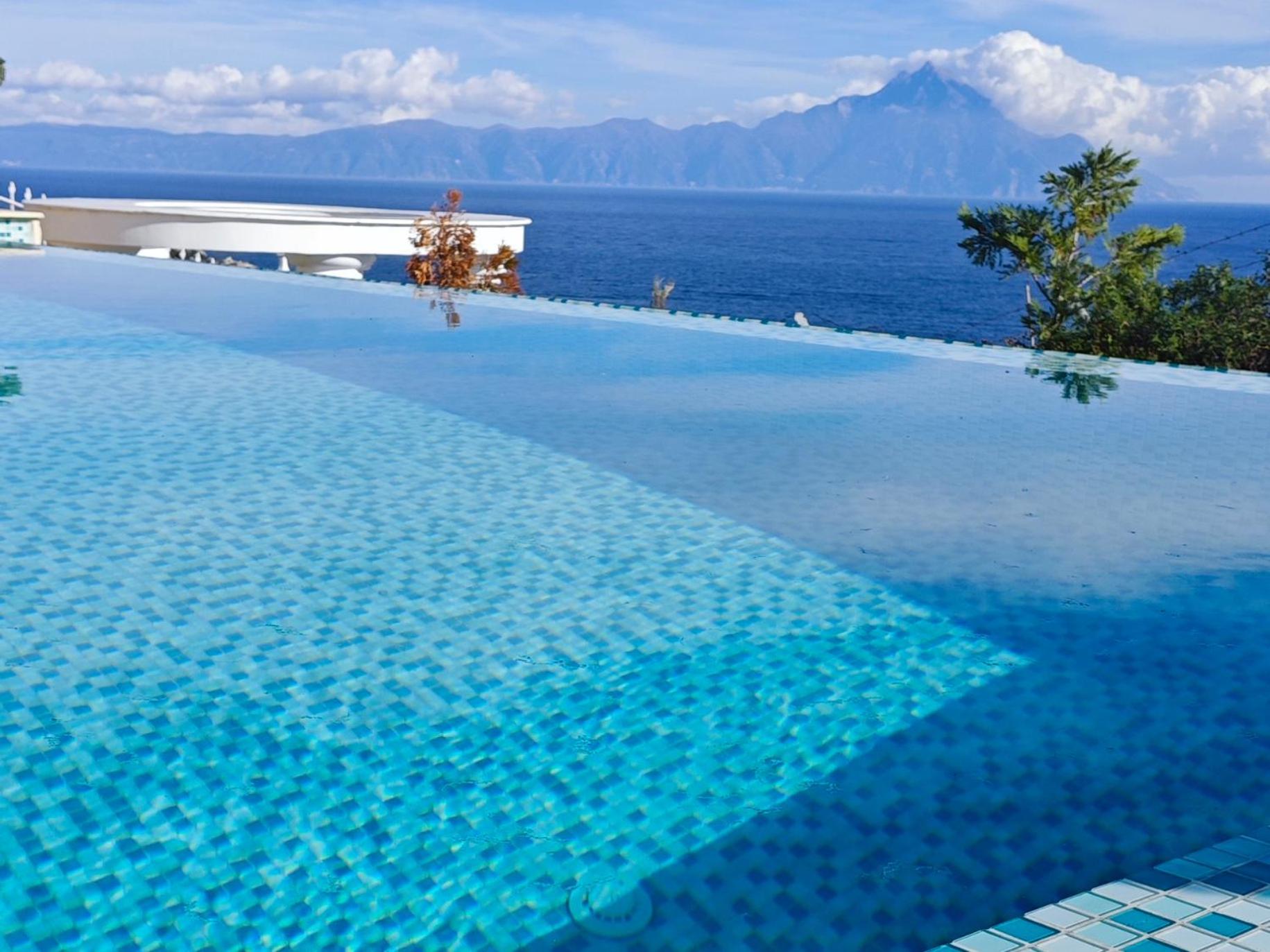 Villa Ulyana Kriaritsi - Athos Sea View & Spa Екстериор снимка